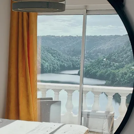 Ma Au Bord De L'eau